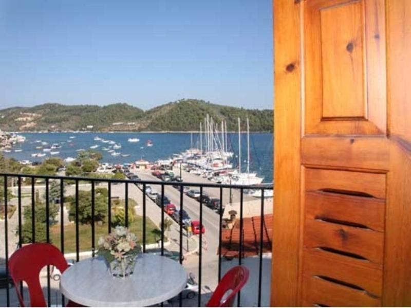 Hotel Christina Skiathos Town Bagian luar foto