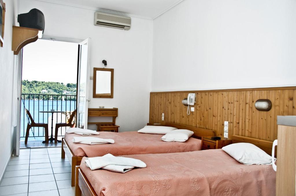 Hotel Christina Skiathos Town Ruang foto