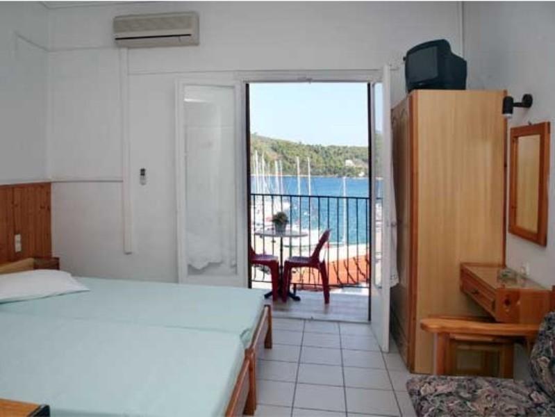 Hotel Christina Skiathos Town Bagian luar foto